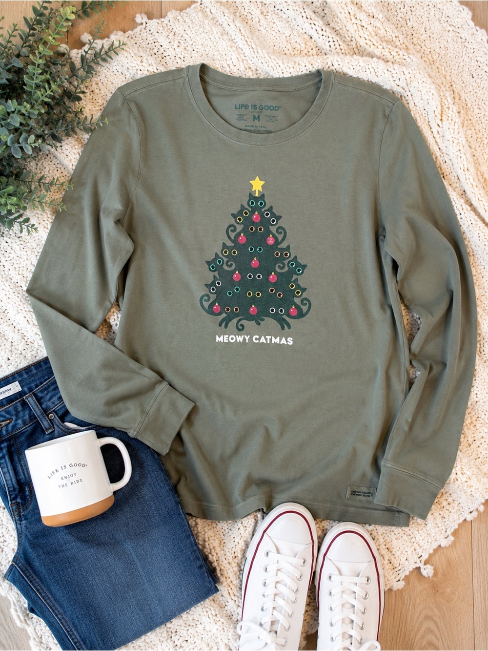 LIFE IS GOOD Meowy Catmas Christmas Tree Long Sleeve Tee Medium